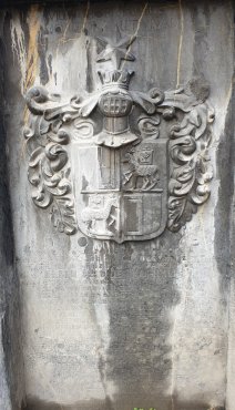 Grabplatte im Stadtgarten Chur Bernhard Köhl